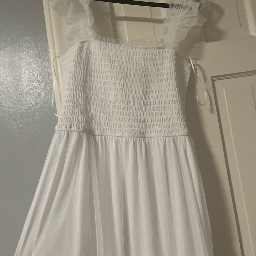 Elegant White Ruffle Dress - Picture 4 of 5